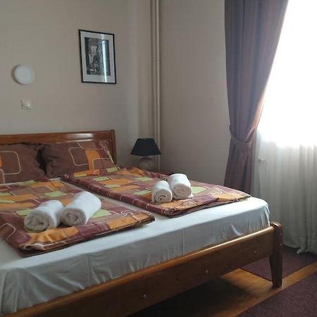 Hostel Bimbo Скоп'є Екстер'єр фото