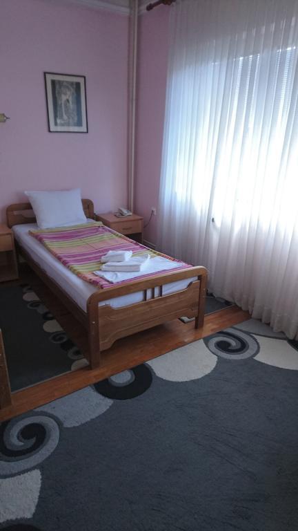 Hostel Bimbo Скоп'є Екстер'єр фото