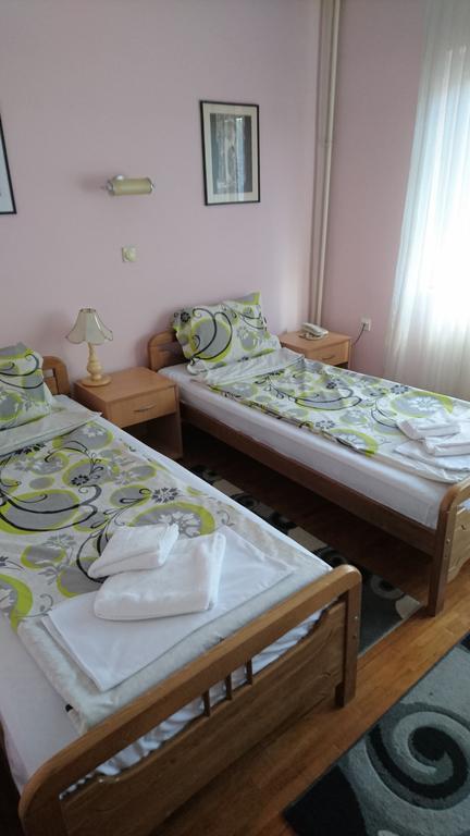 Hostel Bimbo Скоп'є Екстер'єр фото