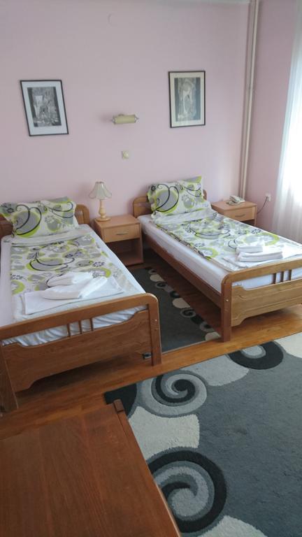 Hostel Bimbo Скоп'є Екстер'єр фото