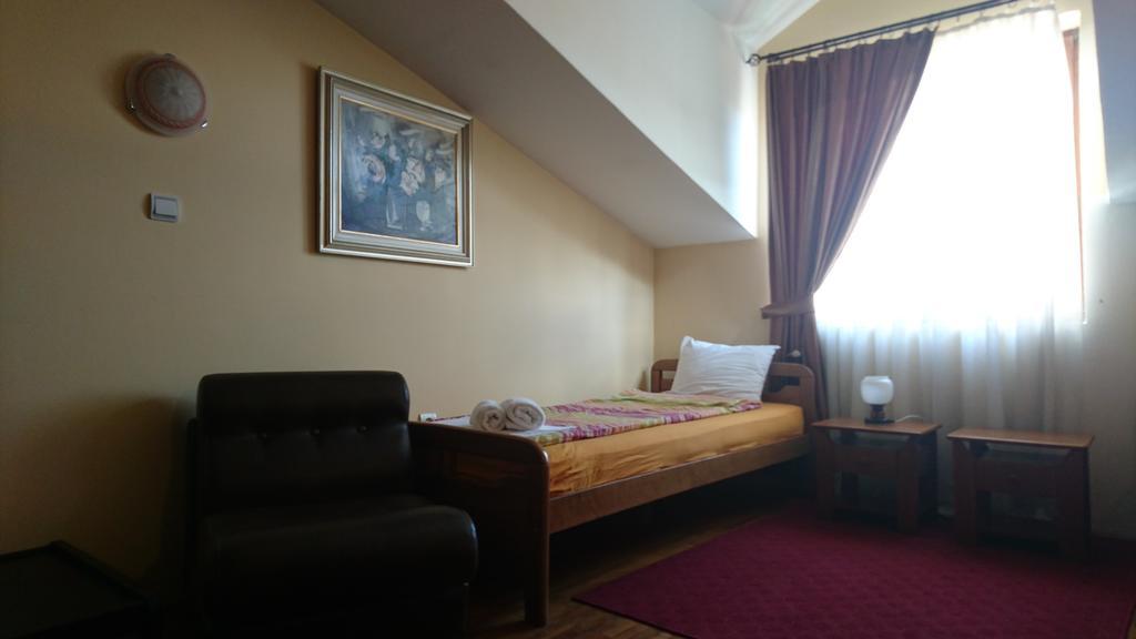 Hostel Bimbo Скоп'є Екстер'єр фото