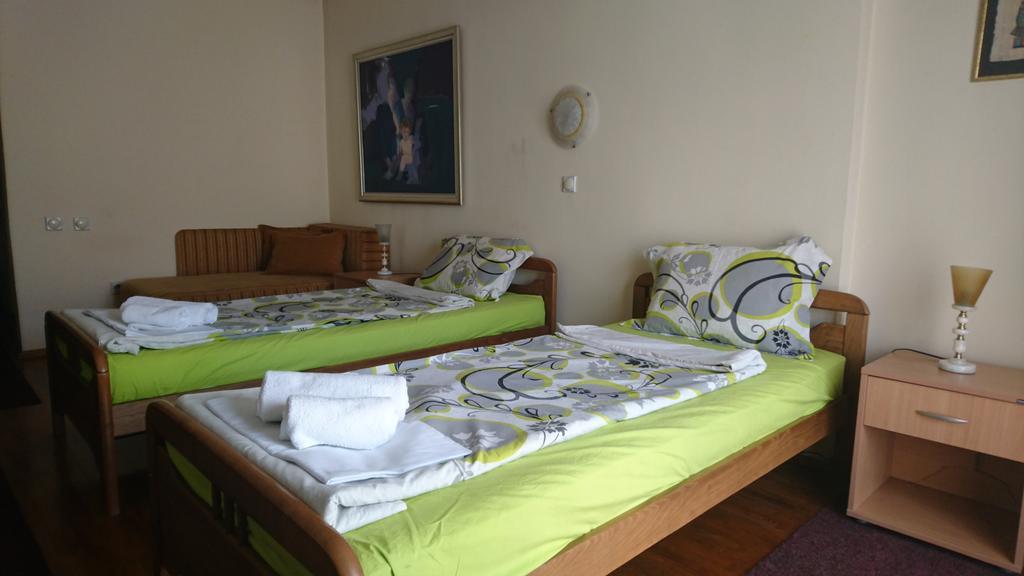 Hostel Bimbo Скоп'є Екстер'єр фото